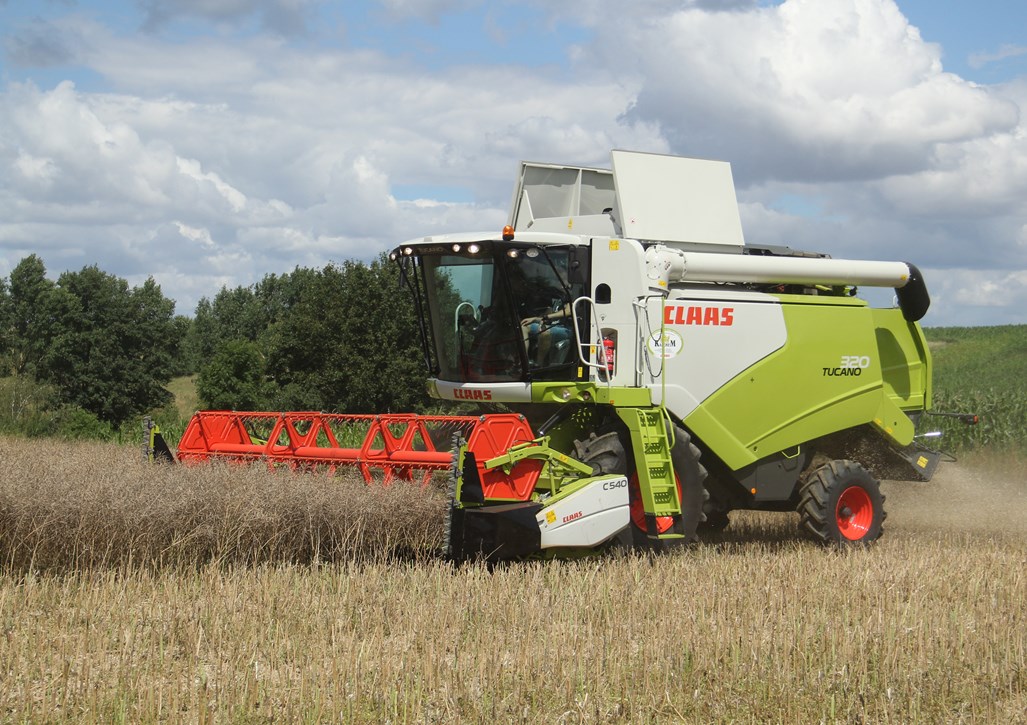 Claas Tucano 320