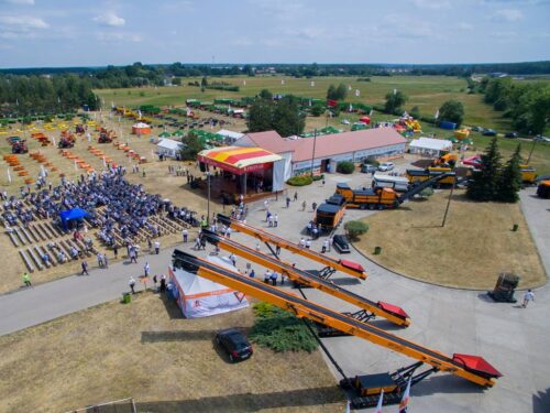Pronar, lądowisko firmy Pronar, samolot, śmigłowiec, lądowisko w Narwi