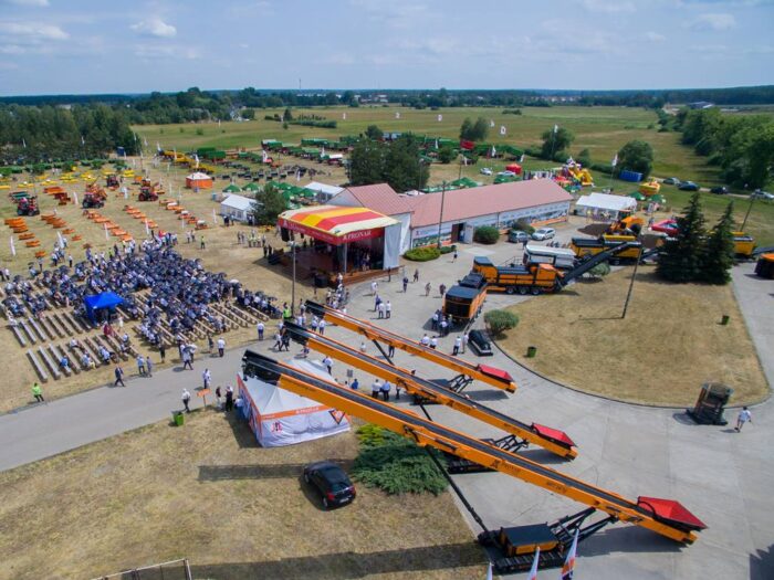 Pronar, lądowisko firmy Pronar, samolot, śmigłowiec, lądowisko w Narwi