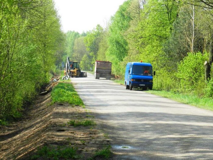 inwestycje, remont dróg dojazdowych do pól, świętokrzyskie, Adam jarubas, pieniądze