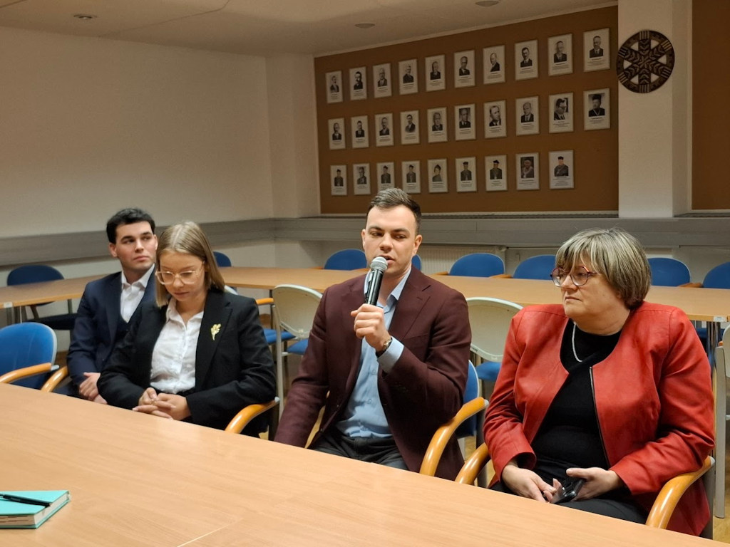 Karol Siewruk, Agnieszka Ciesielska, sala, WRiE