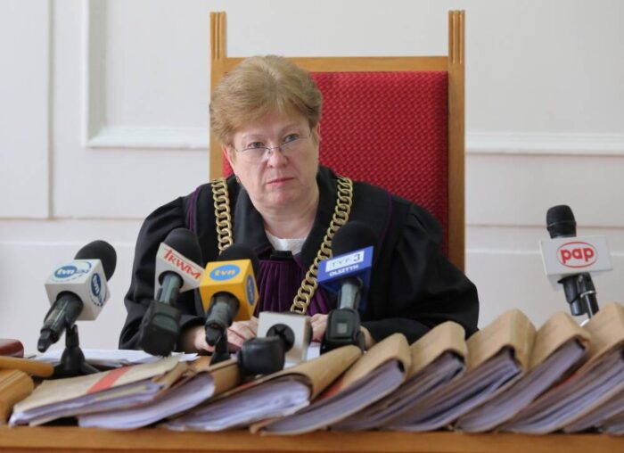 komornik, więzenie, wyrok sądu, przekroczenie uprawnień i niedopełnienie obowiązków