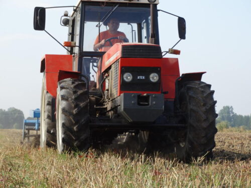 ciągnik, agregat uprawowy, ściernisko