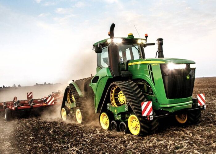 John Deere 6215R