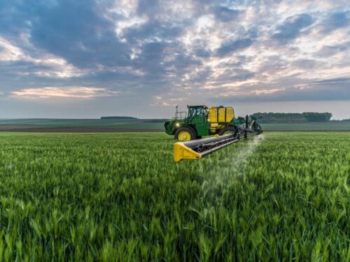 Opryskiwacz samojezdny John Deere R4050i