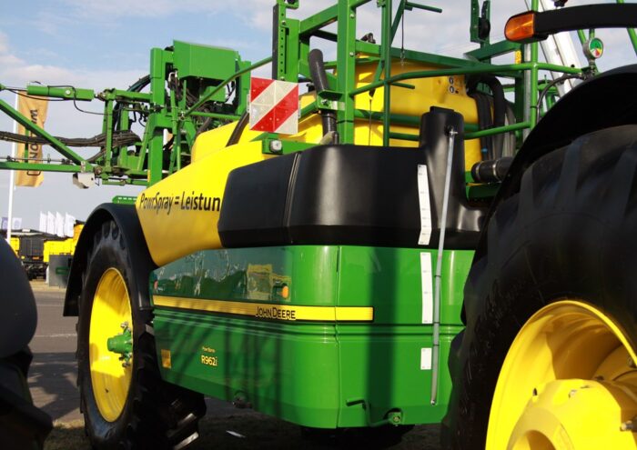 John Deere R900i