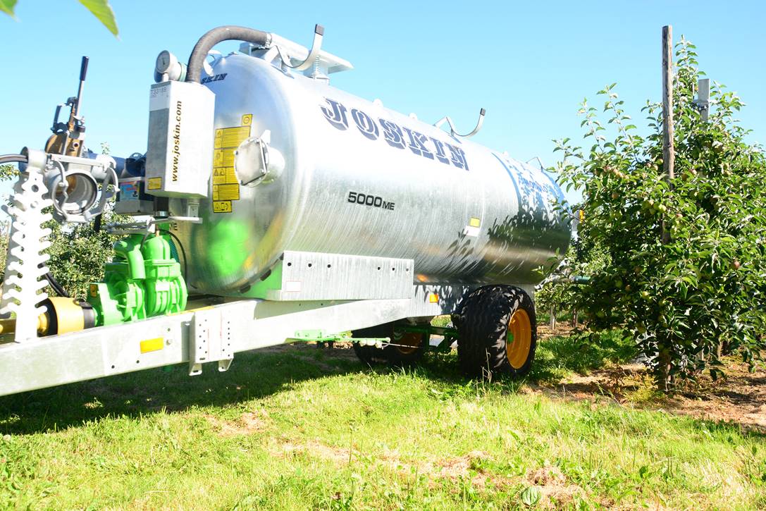 Joskin - wóz asenizacyjny do nawozenia sadów