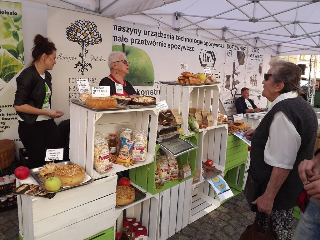 cydr, Lublin, polski cydr, Lubelskie Święto Młodego Cydru,  Lubelskie Stowarzyszenie Miłośników Cydru, owoce