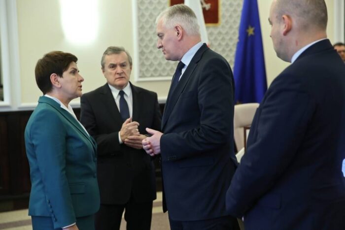 podatek handlowy, rząd PiS, zakupy, podatek, pieniądze, Komisja Europejska