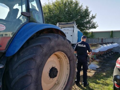 policja, wypadek, ciągnik, brawura na drodze, Włocławek, Białobrzegi