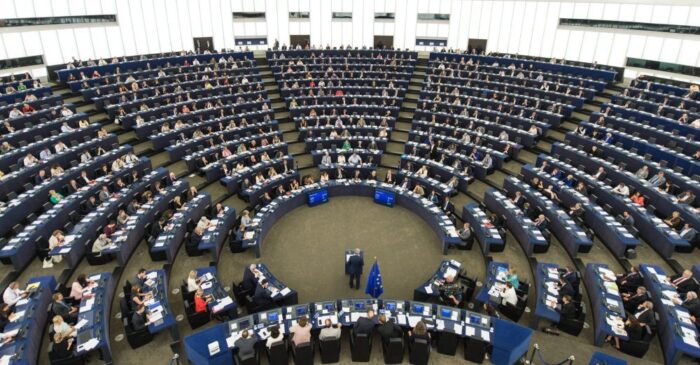 rynek mocy, prąd, energia elektryczna, oze, komisja europejska, parlament europejski