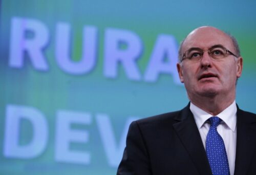 phil hogan, rynek mleka, skup mleka, ceny mleka, mleko, mleko w proszku