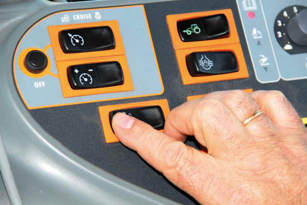 przekładnia HiTech 3 w ciągniku Valtra T121