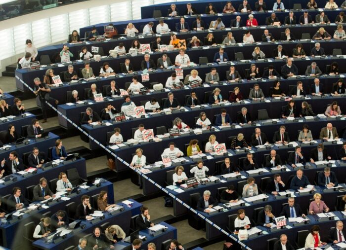 emisja co2, europarlament, klimat, polityka klimatyczna, system handlu emisjami