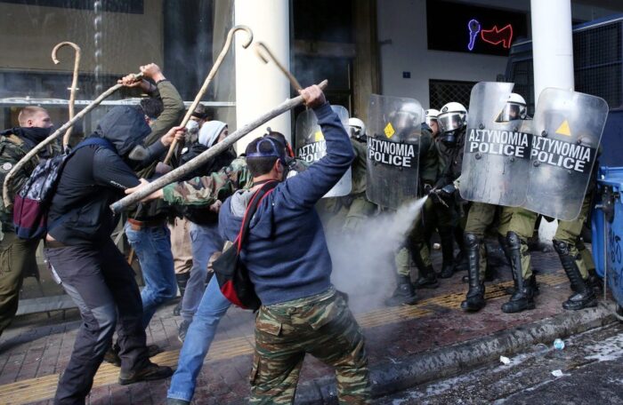 grecja, ateny, protest rolników, starcia rolników z policją, ubezpieczenia społeczne