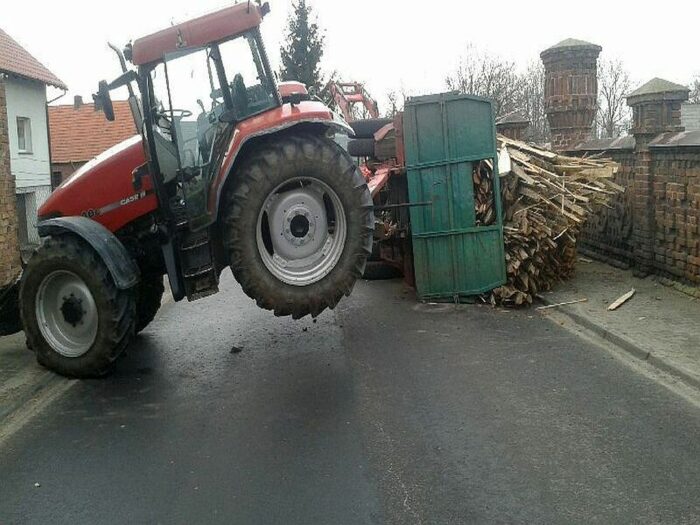 wypadek, przyczepa-samoróbka, wielkopolska, błotnica, przyczepa rolnicza, samodzielnie zrobiony sprzęt rolniczy