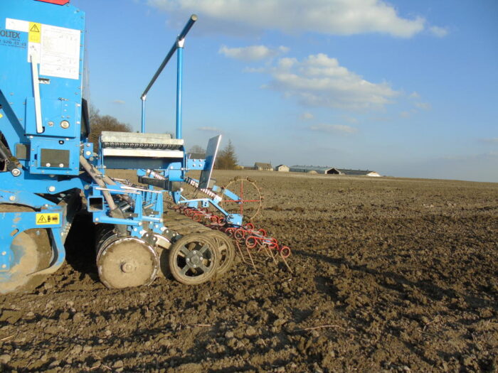 agregat uprawowo-siewny, siew jęczmienia browarnego