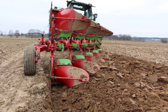 Pługi obracalne Koja Por