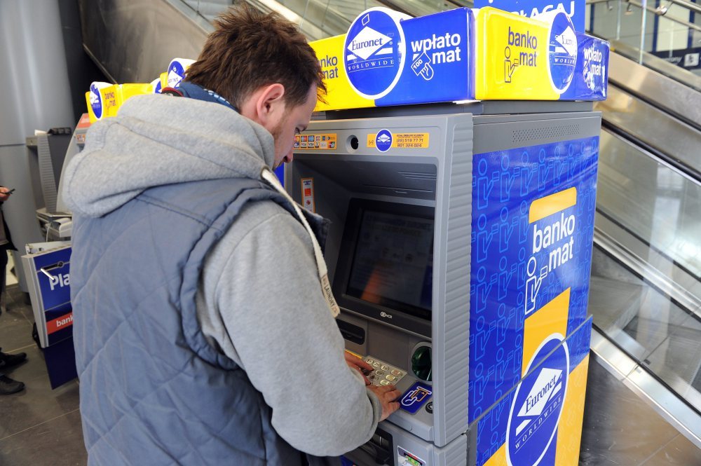 długi młodych polaków, długi, finanse, pieniądze, wydawanie pieniędzy