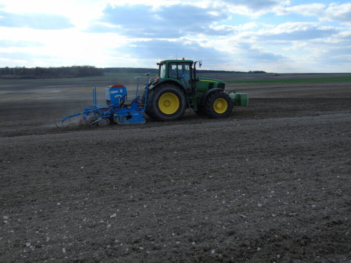 siewnik, ciągnik, soja, siew, pole, soja