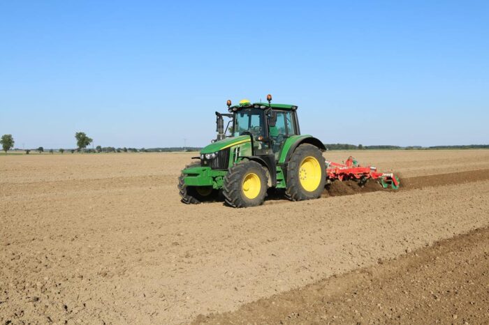 John Deere 6M z Autotrac w PDU+