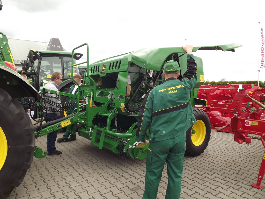 Agrotechnika, John Deere, Cicibór Duży, Biała Podlaska, Lubelszczyzna, ciągniki rolnicze, ładowarki