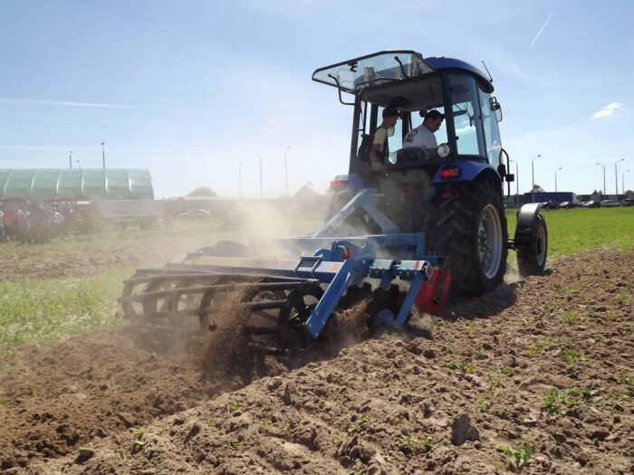 Nowości rolnicze - przetestuj i kup!, Biała Podlaska, pokaz maszyn rolniczych, Master Płodowscy i wspólnicy sp.j