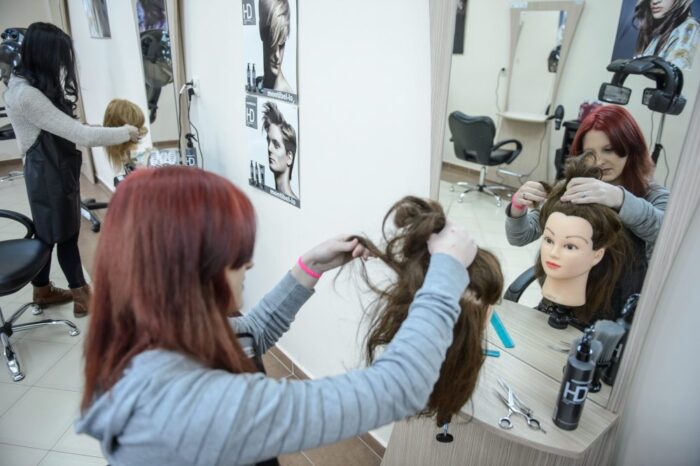 aktywność zawodowa kobiet, rynek pracy, praca dla kobiet, Damian Olka, raport Deloitte