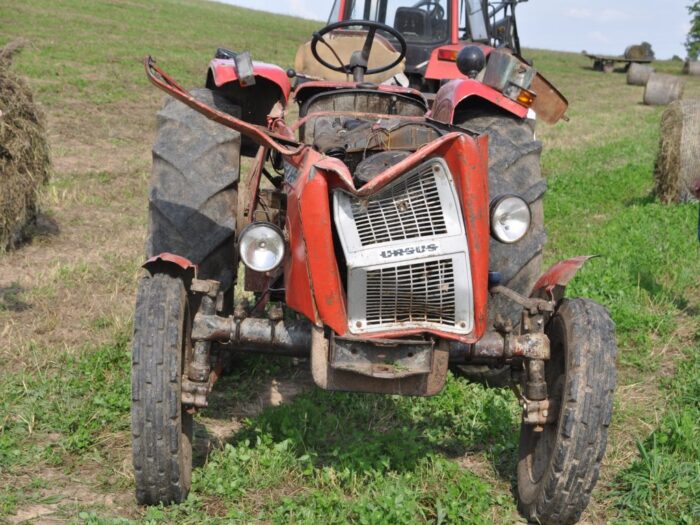 tragedia, śmierć pod ciągnikiem, traktor, błaszki, łódzkie, sieradz