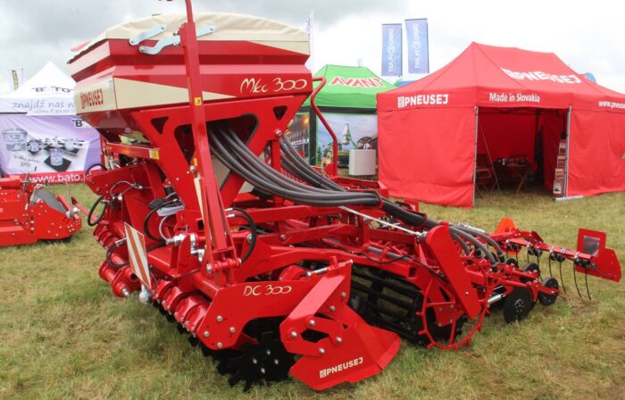 Siewnik Pneusej MKC 300 na bronie talerzowej DC Compact 300
