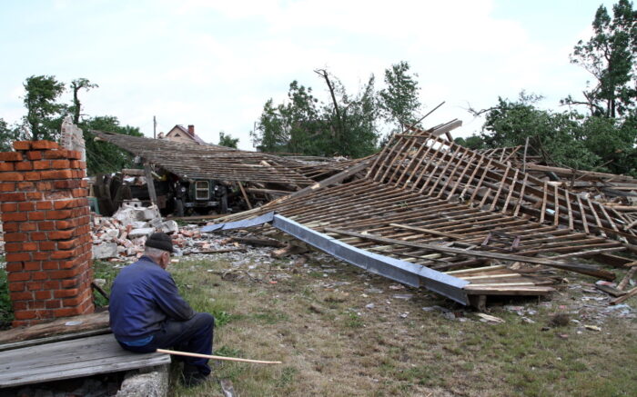 nawałnica, trąba powietrzna, śląsk, zniszczone lasy, zniszczone gospodarstwa