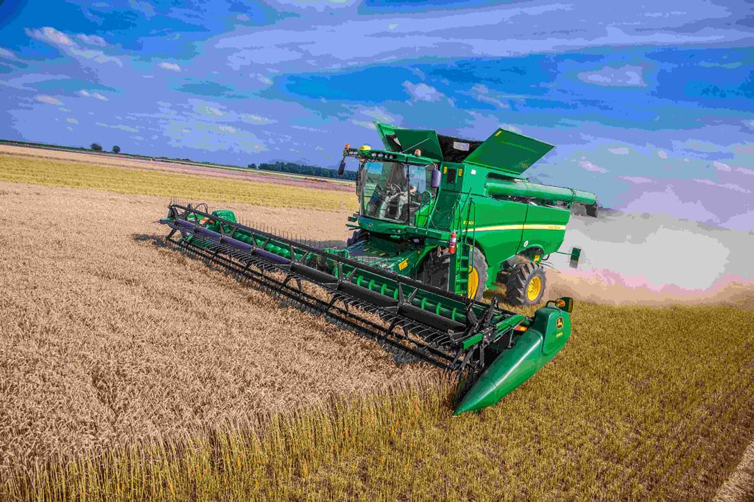 John Deere 6215R