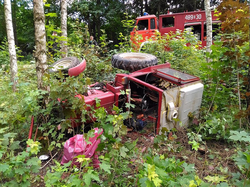 wypadki z udziałem rolników, tragedie na polu, tragedie na drodze, prace polowe, policja, straż pożarna