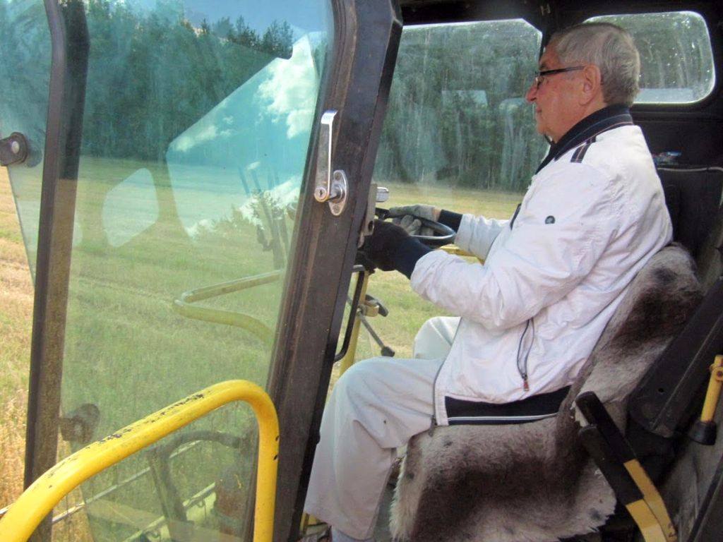metropolita gdański, arcybiskup Sławoj Leszek Głódź, ksiądz na kombajnie, żniwa