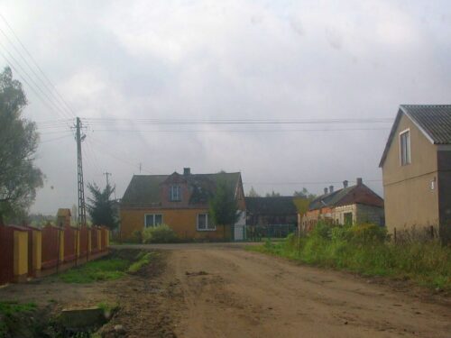 znaki ostrzegawcze przed zabrudzoną nawierzchnią, zabrudzone drogi, pojazdy rolnicze, znaki drogowe