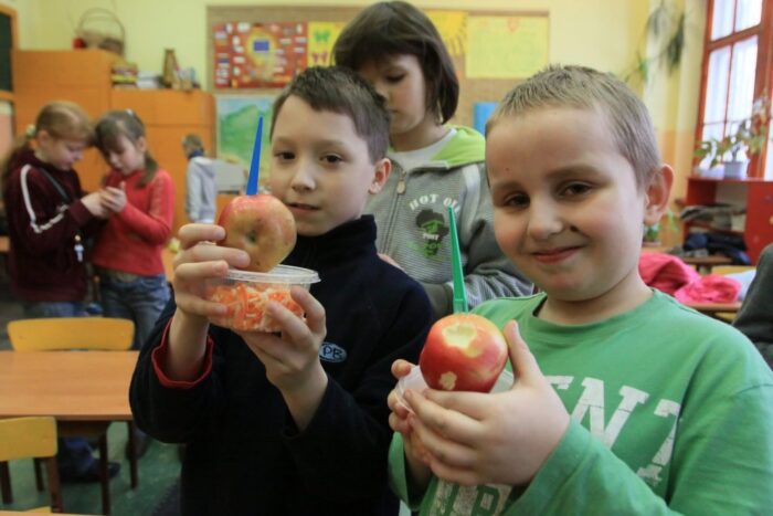 mleko w szkole, owoce i warzywa w szkole, owoce, warzywa, mleko, szkoła, arr