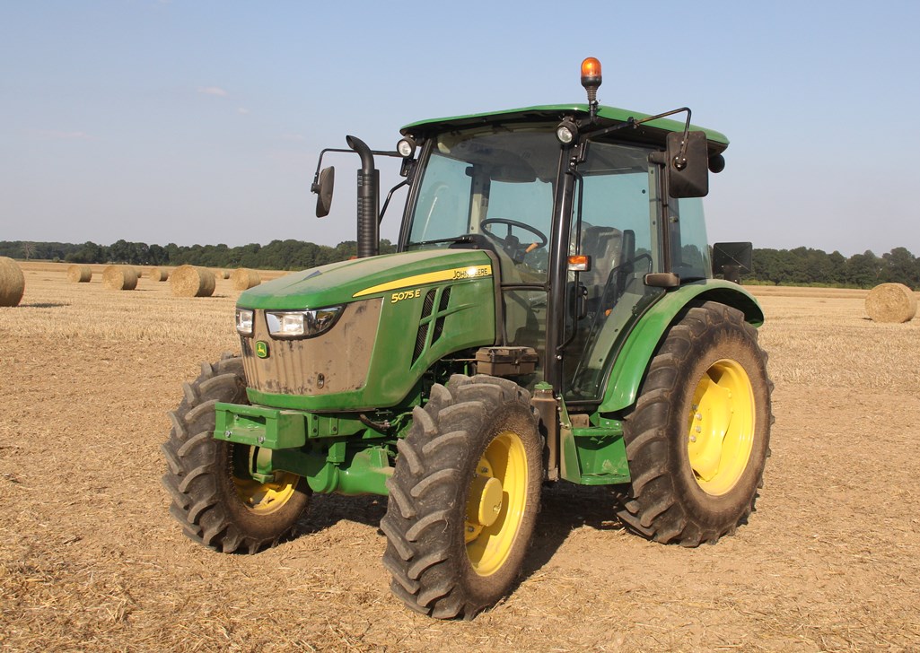 John Deere 5075E