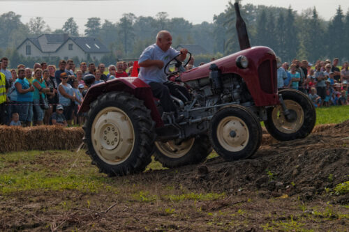 ochabskie papaje, ochaby wielkie, wyścigi ciągników własnej konstrukcji, śląsk, powiat cieszyński