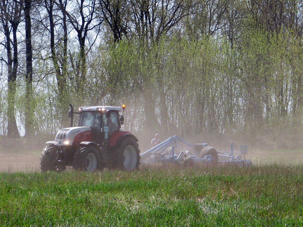 zapylenie podczas prac w rolnictwie, rolnictwo, choroby zawodowe rolników, krus