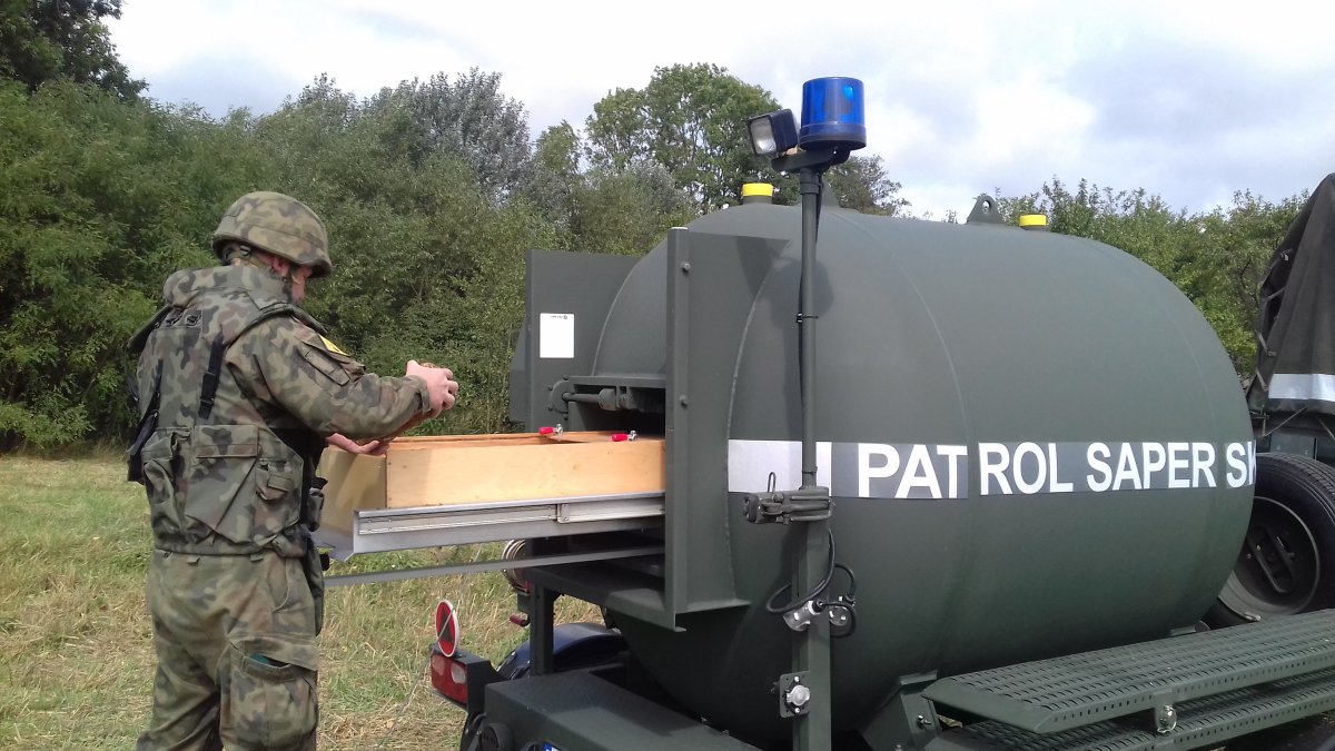 niewybuchy, niewypały, bomby, granaty, prace w gospodarstwie, policja