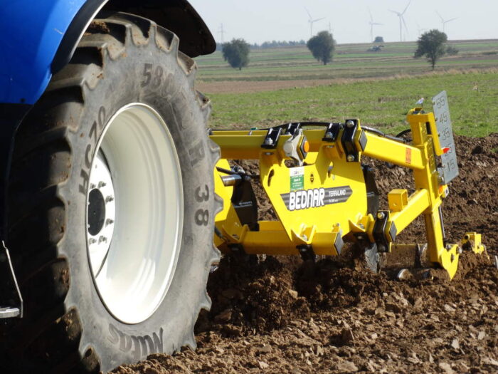 pług, ciągnik, spulchnianie