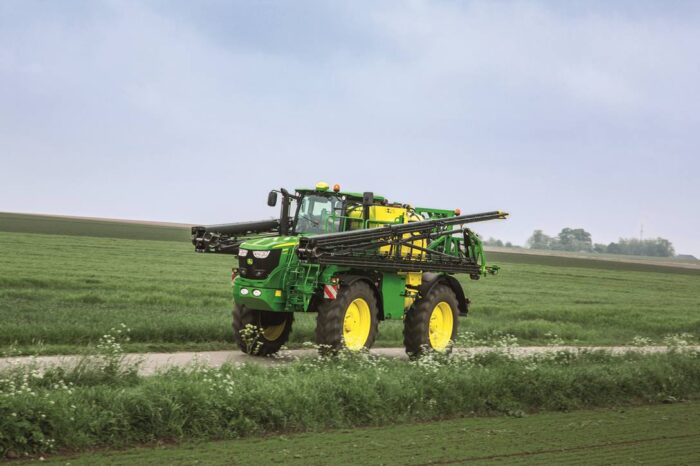 Opryskiwacz samojezdny John Deere R4050i