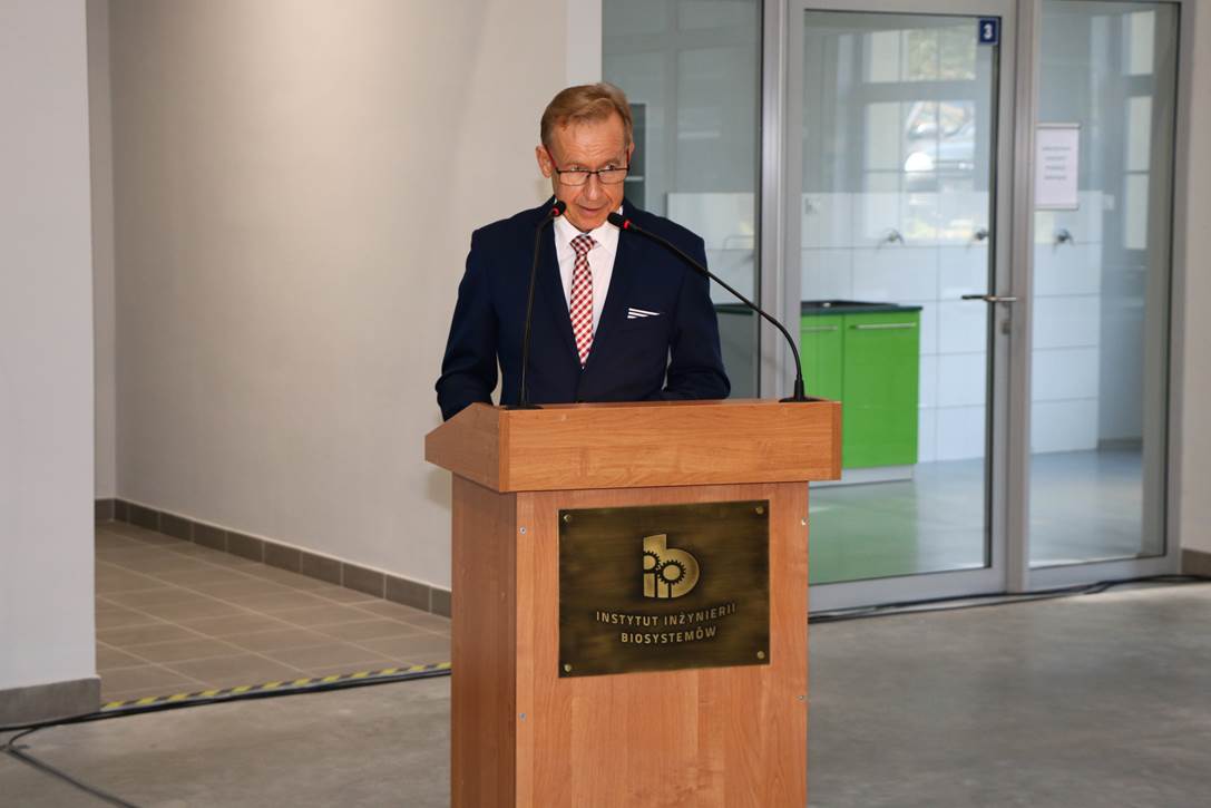 prof. jacek przybył