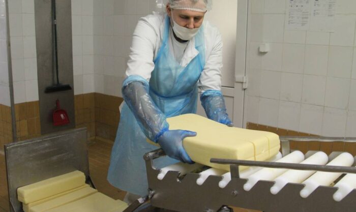 nabiał, mleko, ceny, spadki cen, żywność, popyt na produkty mleczarskie, prognozy