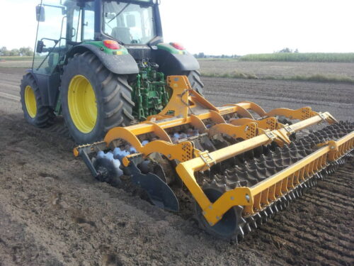 siew rzepaku, ciągnik, siewnik