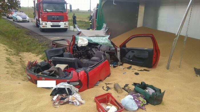 udanin, dolny śląsk, tragedia na drodze, ciężarówka przewożąca zboże