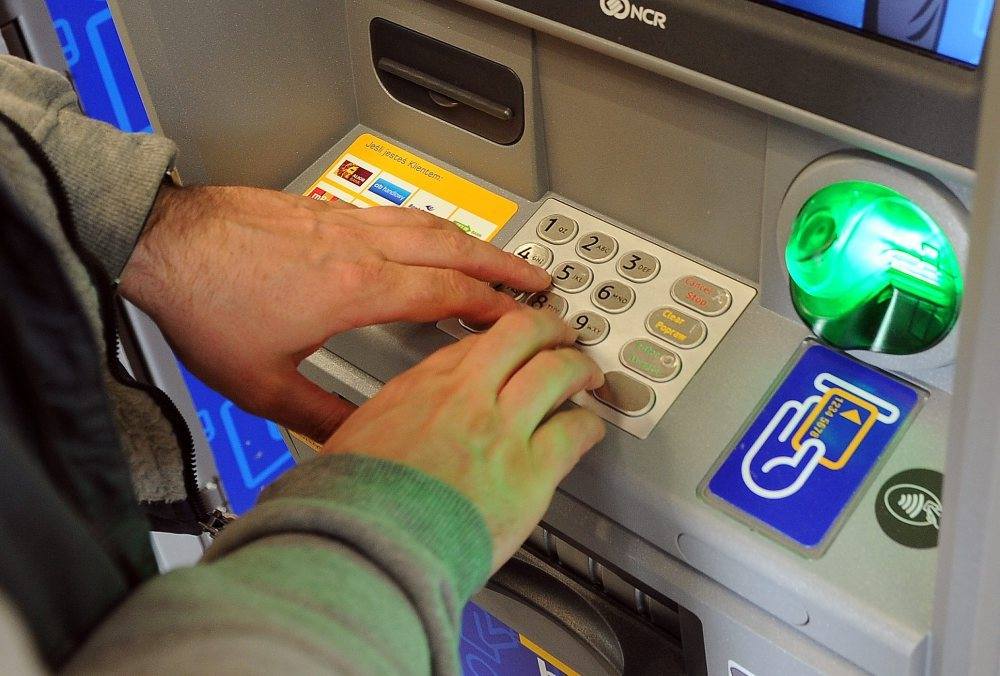 bankomat, gotówka, wpłatomat, PIN, pieniądze, wypłata gotówki