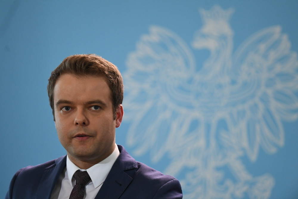 wiek emerytalny kobiet i mężczyzn, emertury, świadczenia, reforma emerytalna, rafał bochenek