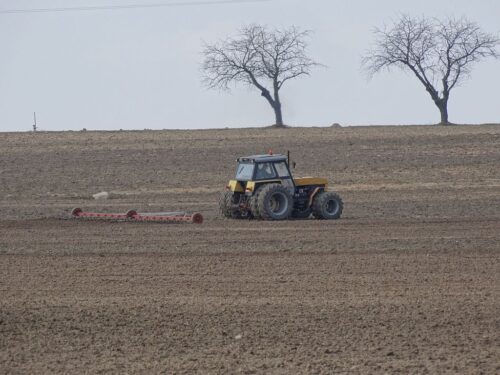 dzierżawa ziemi, ustawa o obrocie ziemią, nieruchomości rolne Skarbu Państwa, kowr, adam struziak