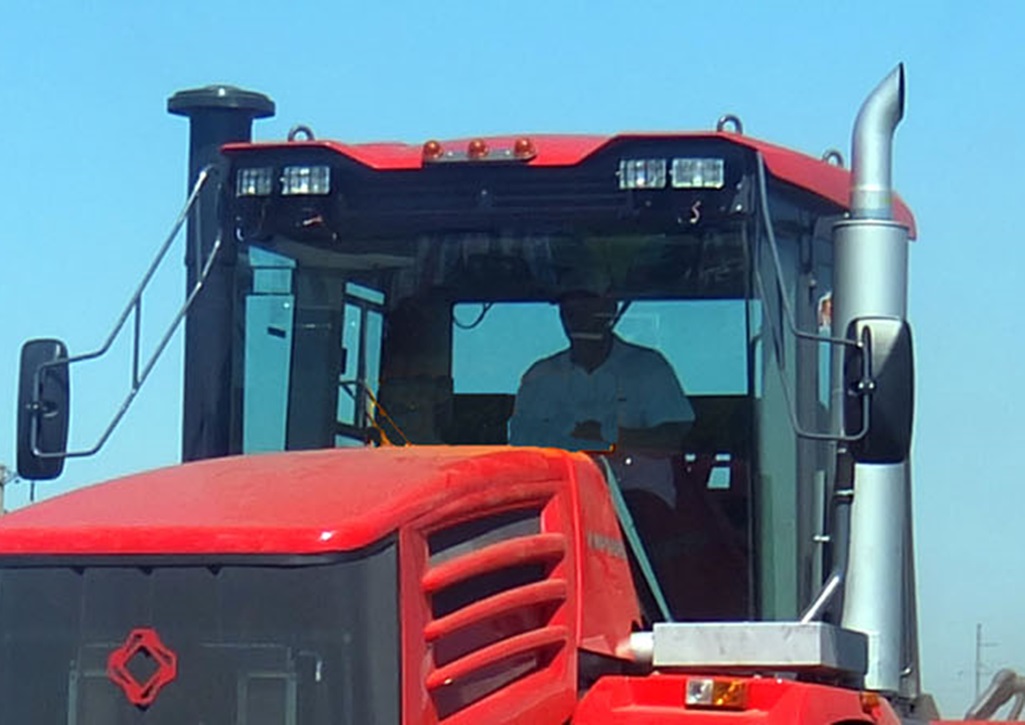 Kirovets K-744R4